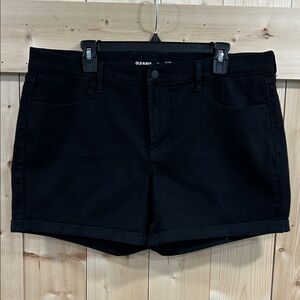 Old Navy Women's Mid Rise WOW Jean Shorts- like new!